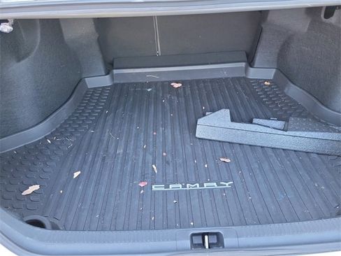 Used 2018 Toyota Camry LE image 23