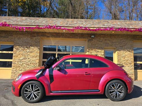 Used 2017 Volkswagen Beetle #PinkBeetle image 3