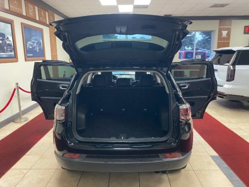 Used 2020 Jeep Compass Latitude FWD image 7