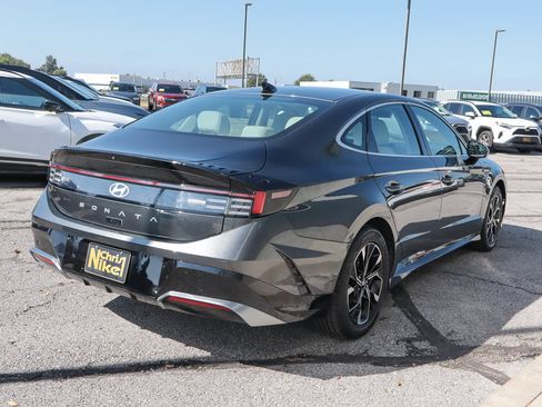 Used 2025 Hyundai Sonata SEL FWD image 4