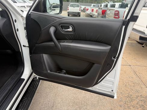 Used 2023 Nissan Armada SV RWD image 11