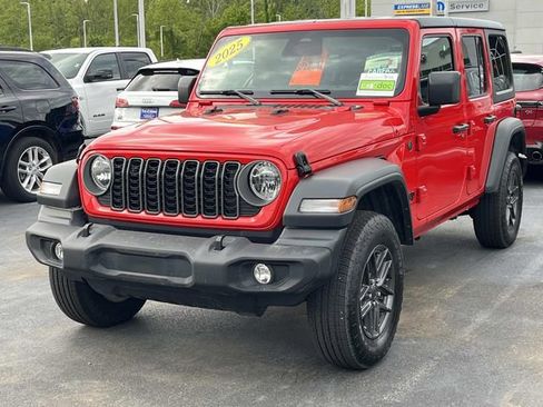 Used 2025 Jeep Wrangler Unlimited Sport AWD/4WD image 7