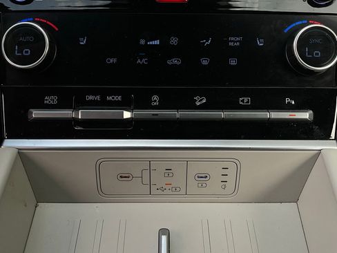 Used 2025 Hyundai Santa Fe SEL image 24