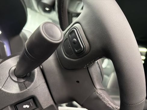 New 2026 RAM 2500 Laramie AWD/4WD image 17