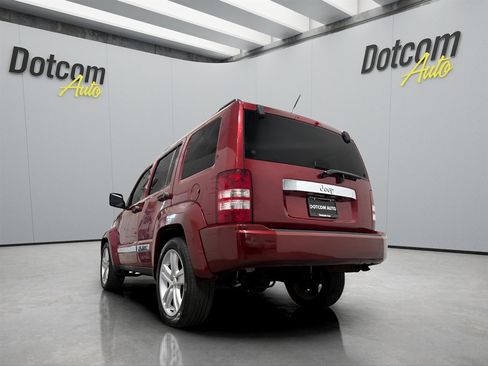 Used 2012 Jeep Liberty Limited Jet image 7