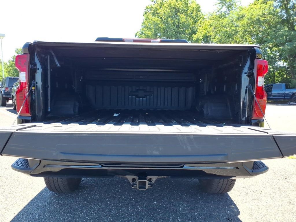Used 2024 Chevrolet Silverado 1500 Custom Trail Boss w/ Turbomax Blackout Package AWD/4WD image 17