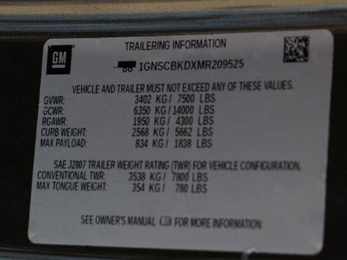 Used 2021 Chevrolet Suburban LS w/ Driver Alert Package image 47