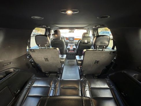 Used 2019 Lincoln Navigator Reserve image 25