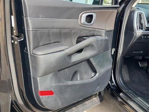 Certified 2025 Kia Sorento SX FWD image 10