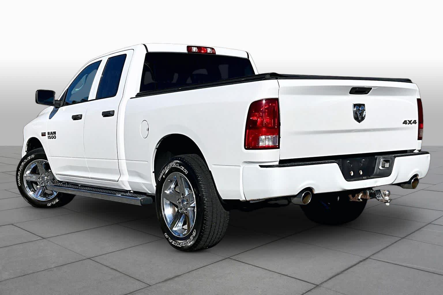 Used 2017 RAM 1500 Express w/ Express Value Package AWD/4WD image 12
