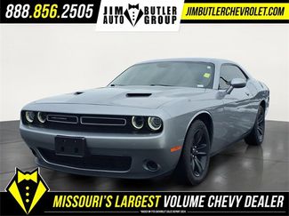 Used 2018 Dodge Challenger SXT video 1