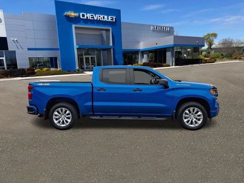 Used 2023 Chevrolet Silverado 1500 Custom AWD/4WD image 27