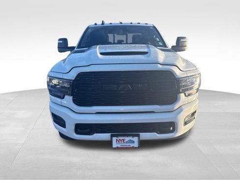 Used 2024 RAM 2500 Limited image 9