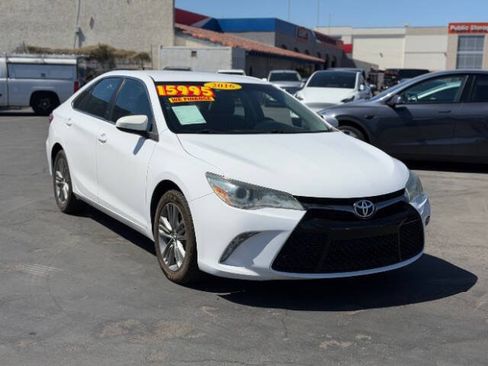 Used 2016 Toyota Camry SE FWD image 1