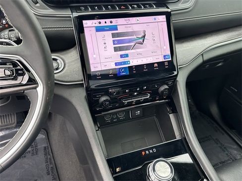 Used 2023 Jeep Grand Cherokee L Overland w/ Luxury Tech Group IV image 15