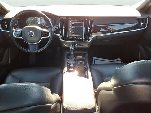 Used 2019 Volvo S90 T5 Momentum image 12
