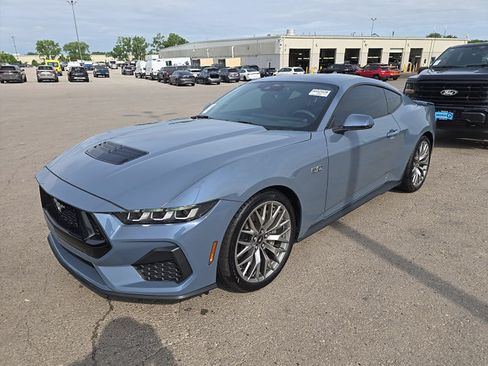 Used 2025 Ford Mustang GT Premium RWD image 1