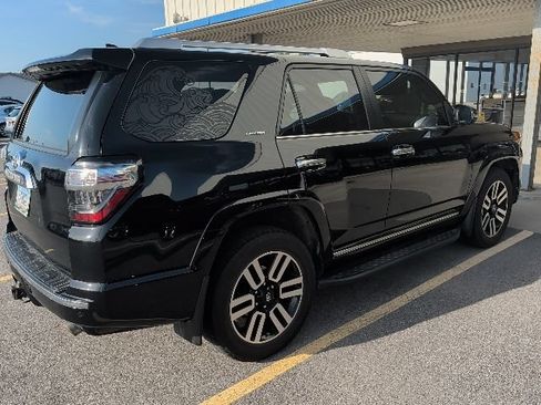 Used 2016 Toyota 4Runner Limited AWD/4WD image 3