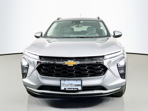 New 2026 Chevrolet Trax LT w/ LT Convenience Package image 2