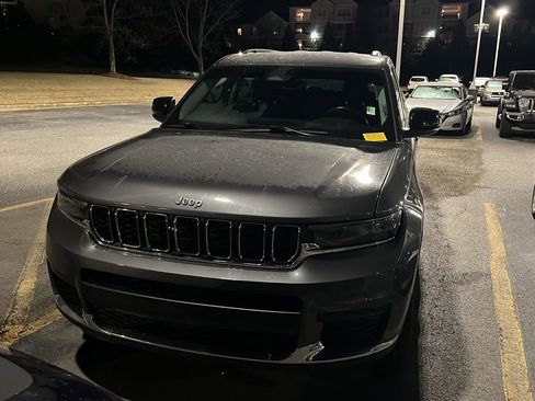 Used 2021 Jeep Grand Cherokee L Laredo w/ Luxury Tech Group I image 4