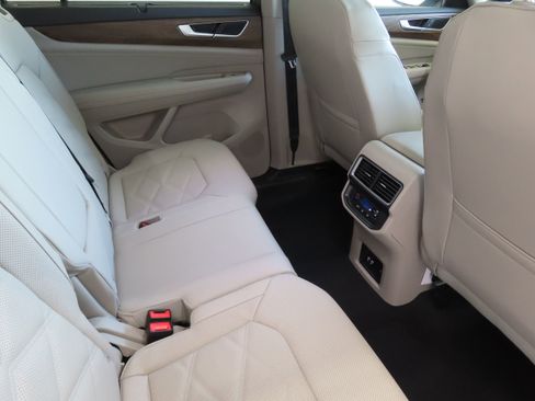 New 2026 Volkswagen Atlas SE image 24