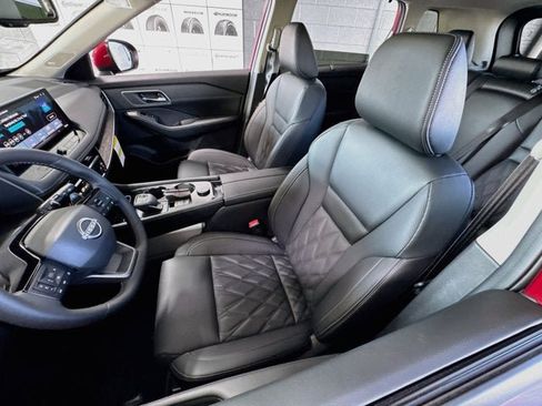 New 2026 Nissan Rogue Platinum w/ Platinum Premium Package AWD/4WD image 18