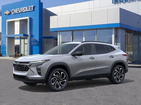 New 2026 Chevrolet Trax RS w/ Sunroof Package FWD image 2