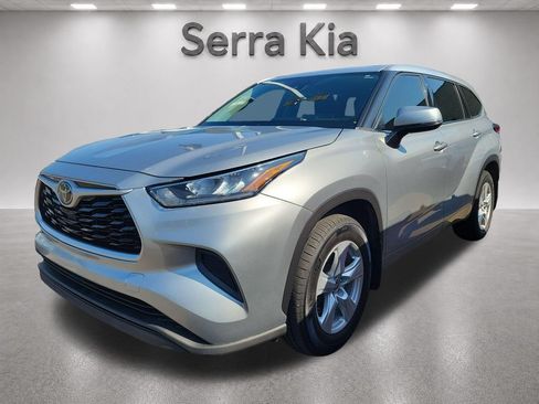 Used 2020 Toyota Highlander L AWD/4WD image 1