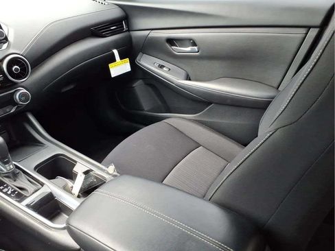 Used 2024 Nissan Sentra SV FWD image 12