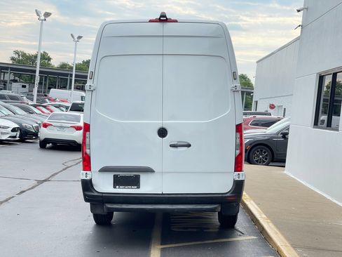 Used 2019 Mercedes-Benz Sprinter 170 Cargo image 4