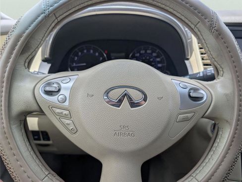 Used 2016 INFINITI QX70 2WD w/ Premium Package image 22