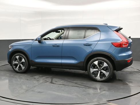 New 2025 Volvo XC40 B5 Core w/ Climate Package AWD/4WD image 7