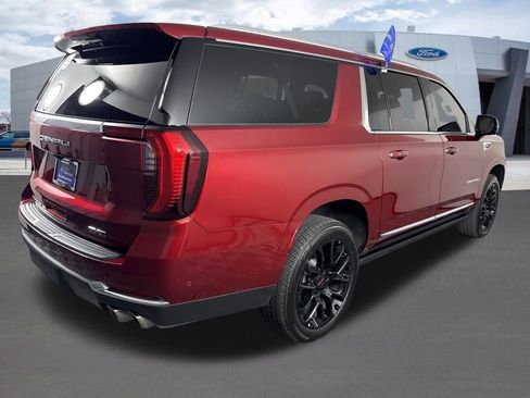Used 2025 GMC Yukon XL Denali w/ Sun & Power Step Package image 5