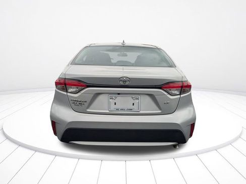 Used 2022 Toyota Corolla LE image 4