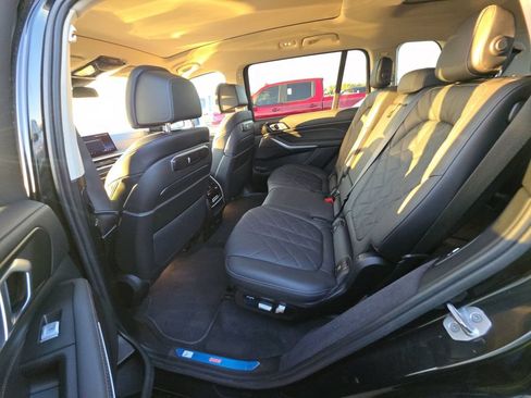 Used 2025 BMW X7 xDrive40i w/ Parking Assistance Package AWD/4WD image 13