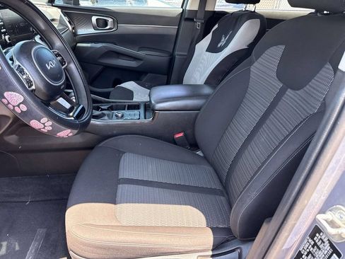 Used 2023 Kia Sorento LX AWD/4WD image 17