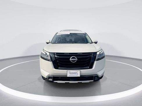 Certified 2023 Nissan Pathfinder Platinum w/ Lighting Package (N93) AWD/4WD image 3