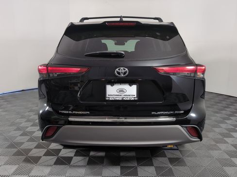 Used 2021 Toyota Highlander Platinum image 8