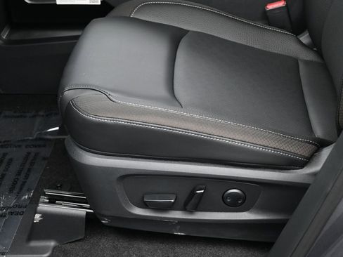 New 2026 Nissan Pathfinder SL AWD/4WD image 18
