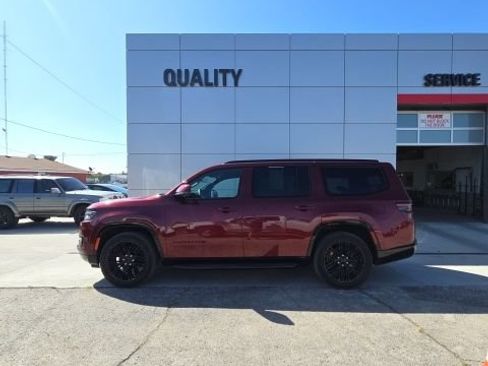 Used 2022 Jeep Wagoneer Series II AWD/4WD image 1