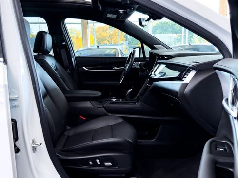 Used 2024 Cadillac XT6 Premium Luxury w/ Technology Package image 34