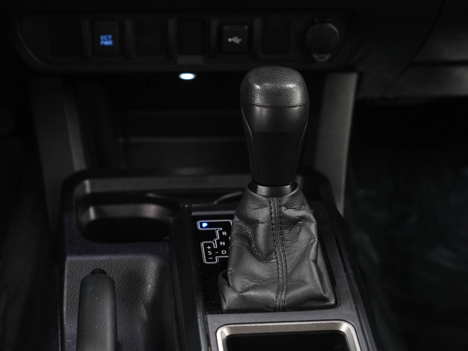 Used 2021 Toyota Tacoma SR AWD/4WD image 19