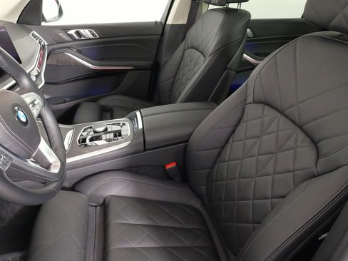 Used 2023 BMW X7 xDrive40i image 32