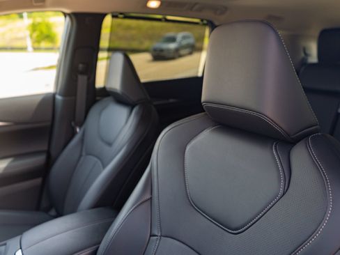 Certified 2026 INFINITI QX60 Luxe FWD image 11