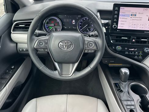 Used 2021 Toyota Camry XSE image 14