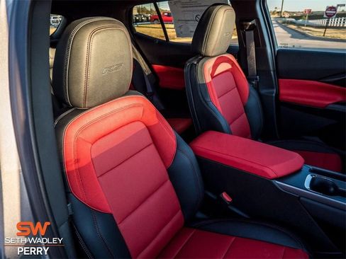 New 2025 Chevrolet Equinox EV RS w/ LPO, Illumination Package image 17