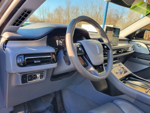 Used 2020 Lincoln Aviator Reserve w/ Equipment Group 201A image 8