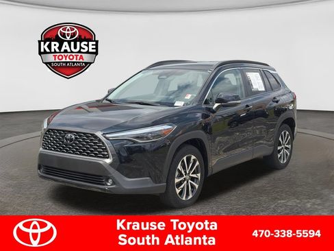 Used 2023 Toyota Corolla Cross XLE AWD/4WD image 1