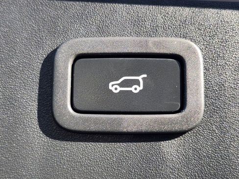 Used 2020 Jaguar E-PACE SE AWD/4WD image 16