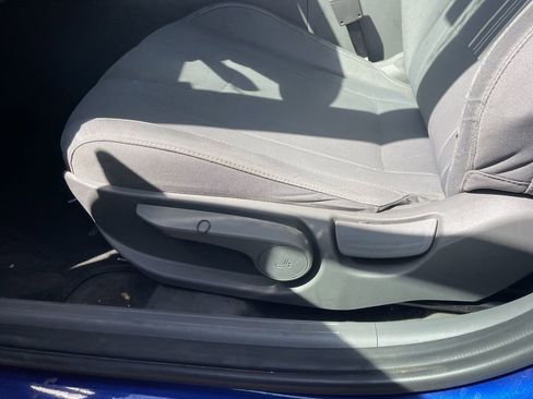 Used 2021 Hyundai Elantra SEL image 9